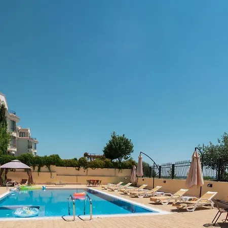 Horizon 6 'a' Apartment